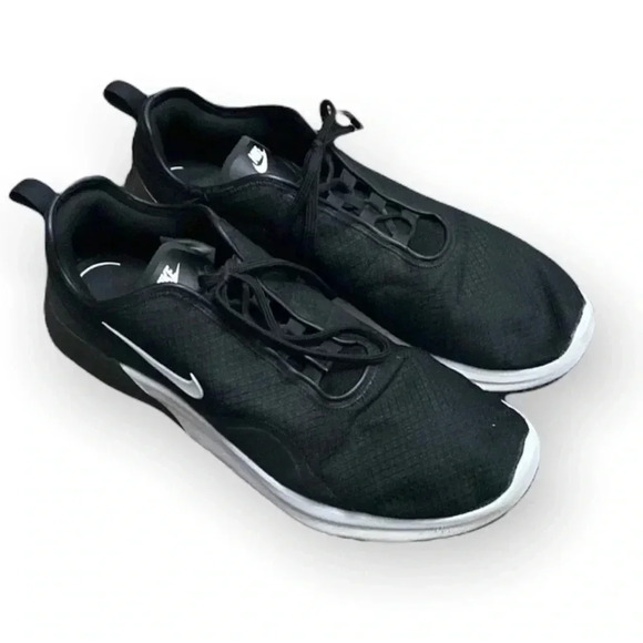Nike Air Max Motion 2 Sneakers - Picture 1 of 9
